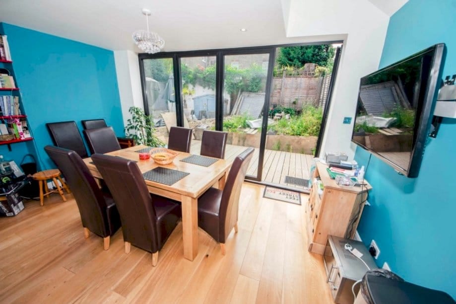 Modern Kitchen Extension with Rooftop Terrace in Putney, London — image 3