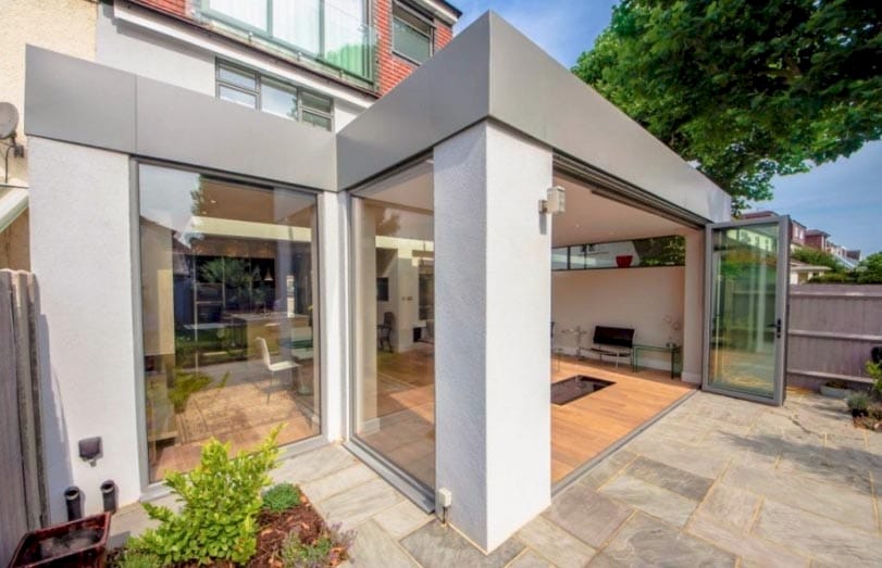 Single-storey extension